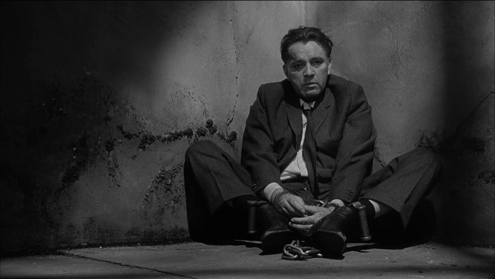 Richard Burton como Alec Leamas en 'El espía que surgió del frío'.