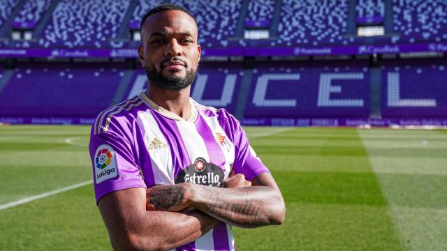Cyle Larín con la camiseta del Real Valladolid.