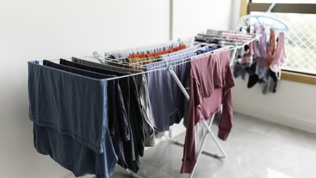 El truco para evitar el olor a humedad en tu ropa en invierno.