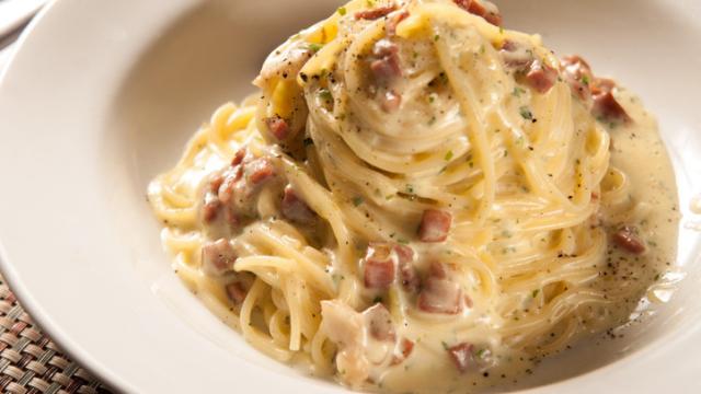 Receta de espaguetis a la carbonara por Dabiz Muñoz.
