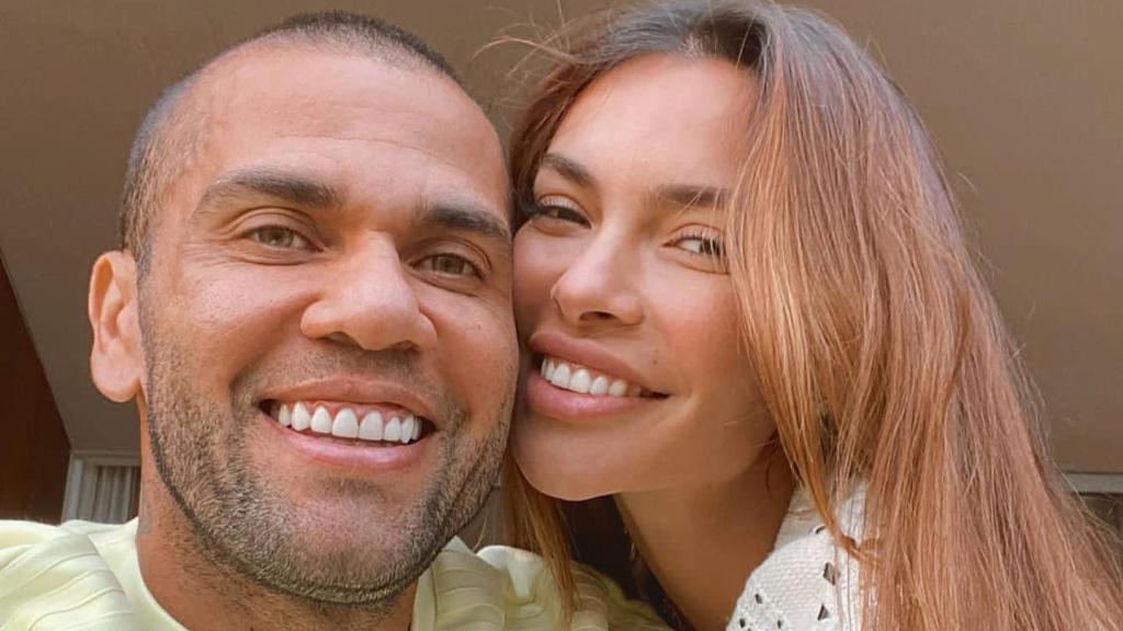 Joana Sanz y Dani Alves en una imagen de sus redes sociales.