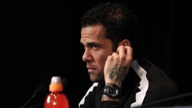 Dani Alves durante una rueda de prensa