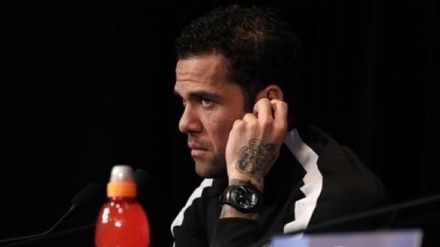 Dani Alves durante una rueda de prensa
