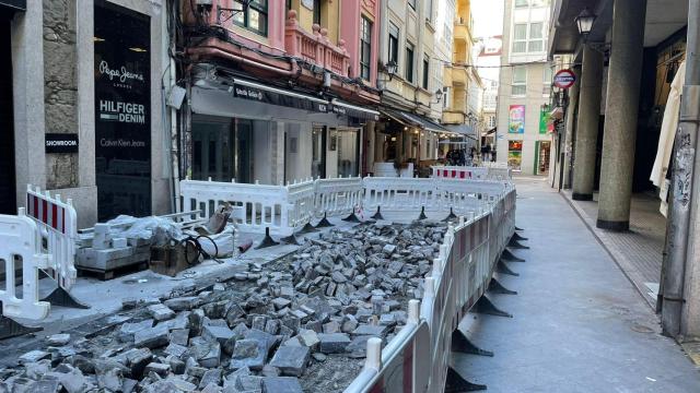 Renovación del adoquinado en Torreiro
