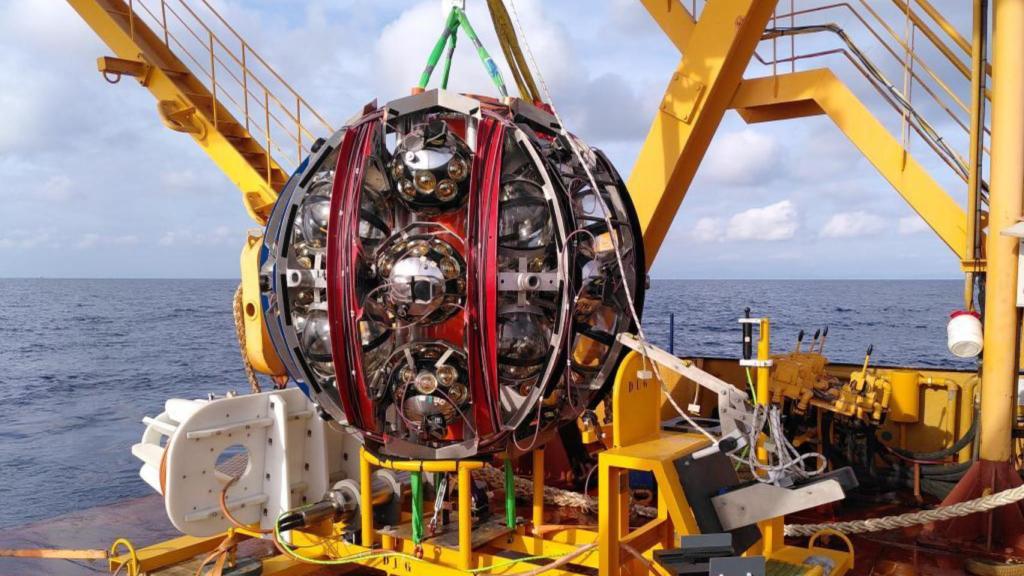 El telescopio submarino KM3NeT.