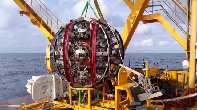 El telescopio submarino KM3NeT.