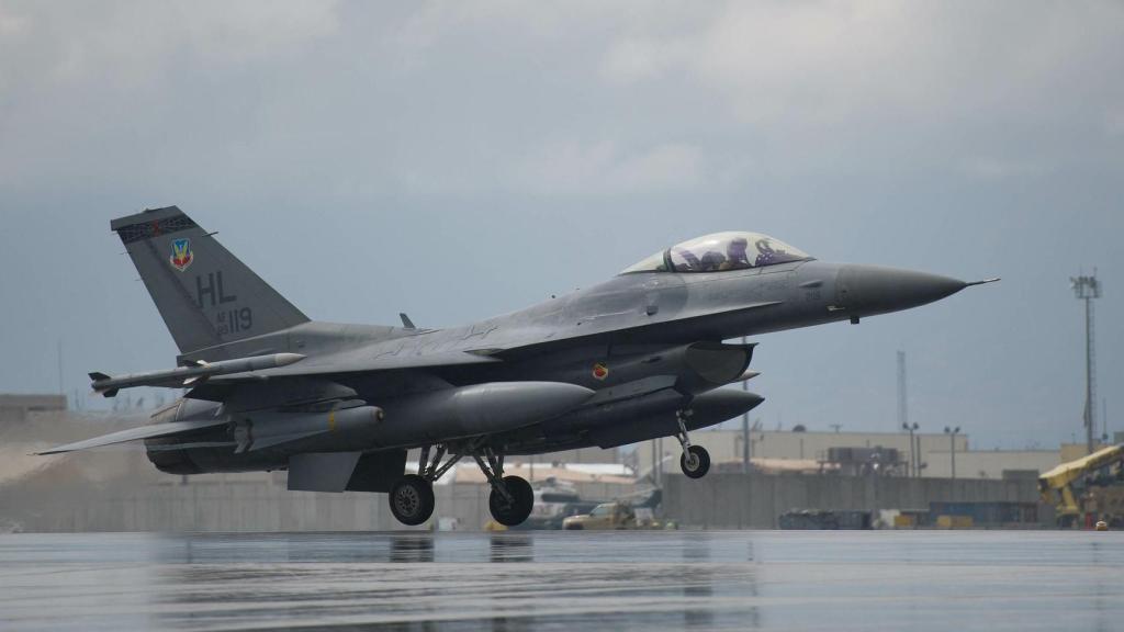 Caza F-16