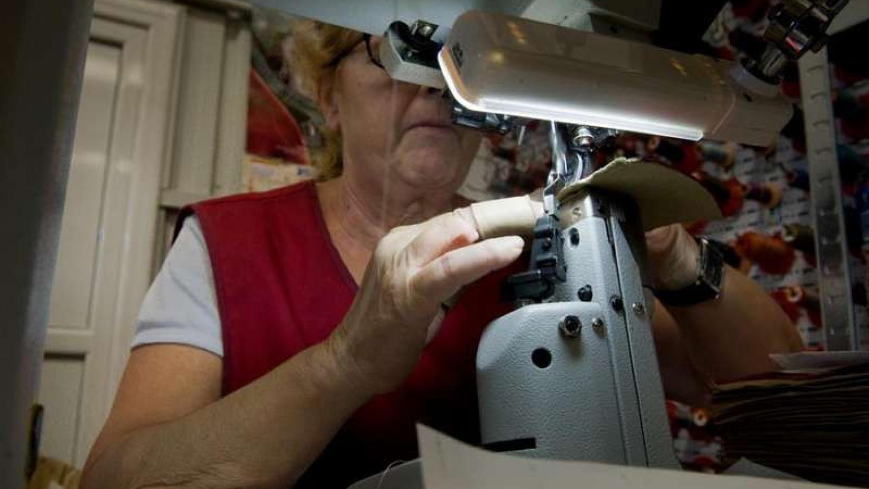 Una aparadora trabajando, en imagen de archivo.