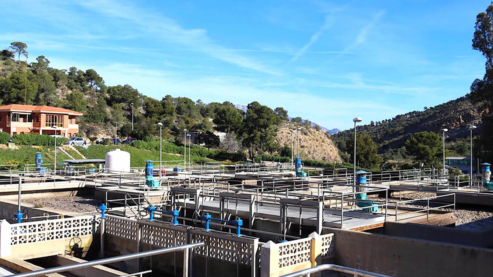 El Ayuntamiento de Benidorm presenta las líneas que invertirá para la mejora de sus instalaciones hídricas.