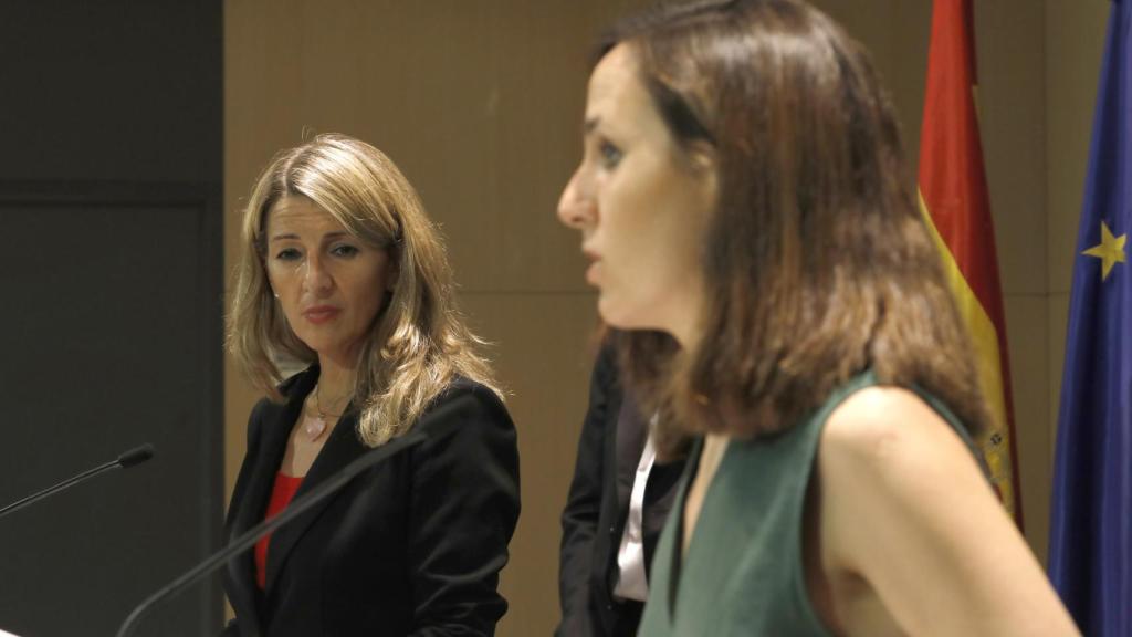 Yolanda Díaz junto a la ministra de Derechos Sociales y Agenda 2030, Ione Belarra.