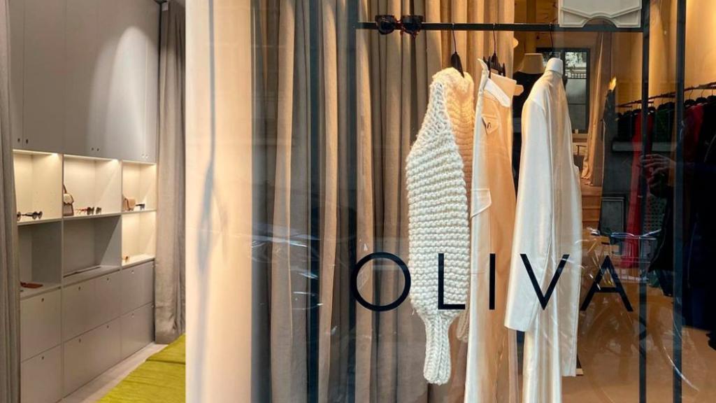 Escaparate e interior de la nueva tienda de Juanjo oliva en París.