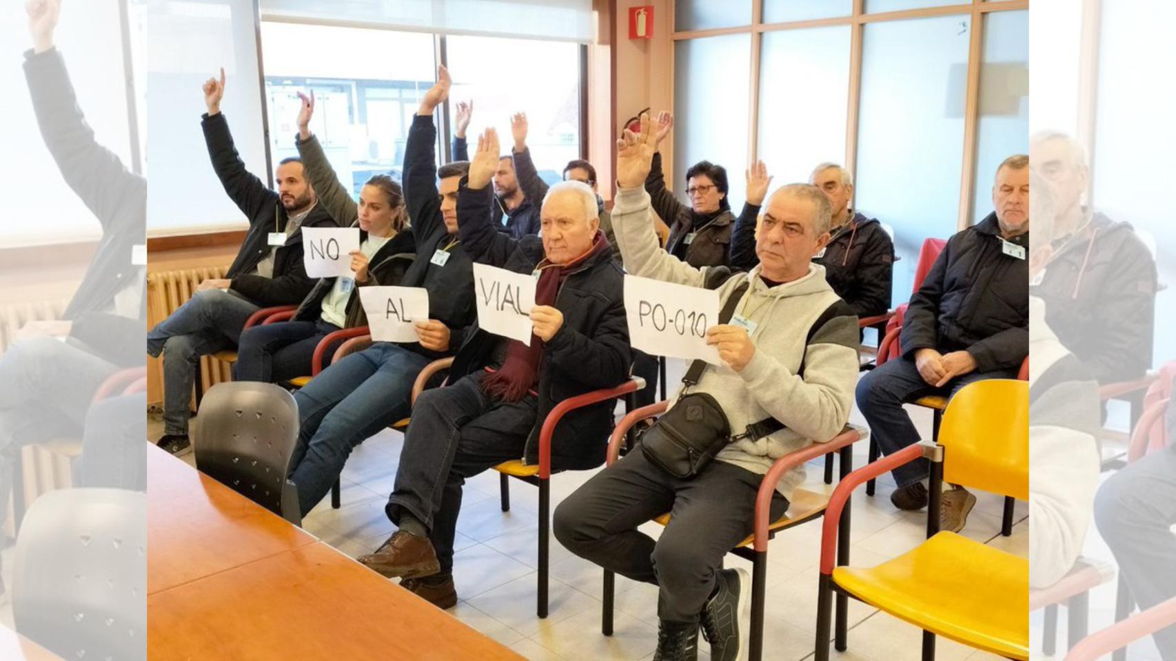 Miembros de Avibe durante el pleno.