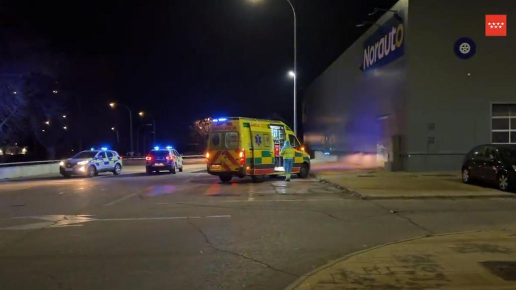 Una ambulancia en el lugar de los hechos.