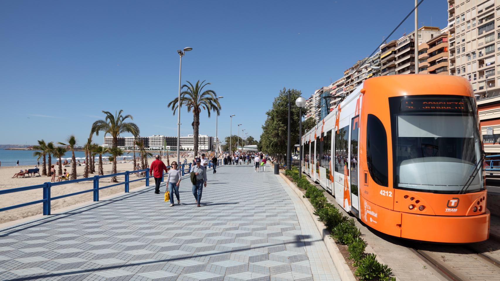 Uno de los coches del TRAM de Alicante, en una imagen de archivo.