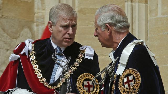 Carlos III y el príncipe Andrés en una imagen de archivo.