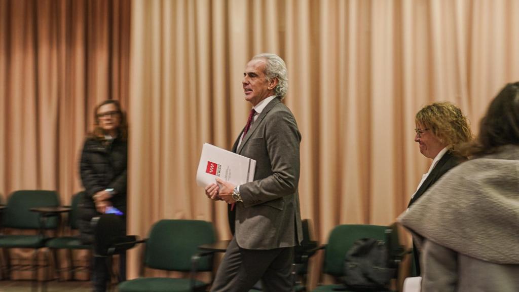 El consejero de Sanidad, Enrique Ruíz Escudero, en la rueda de prensa de este jueves.