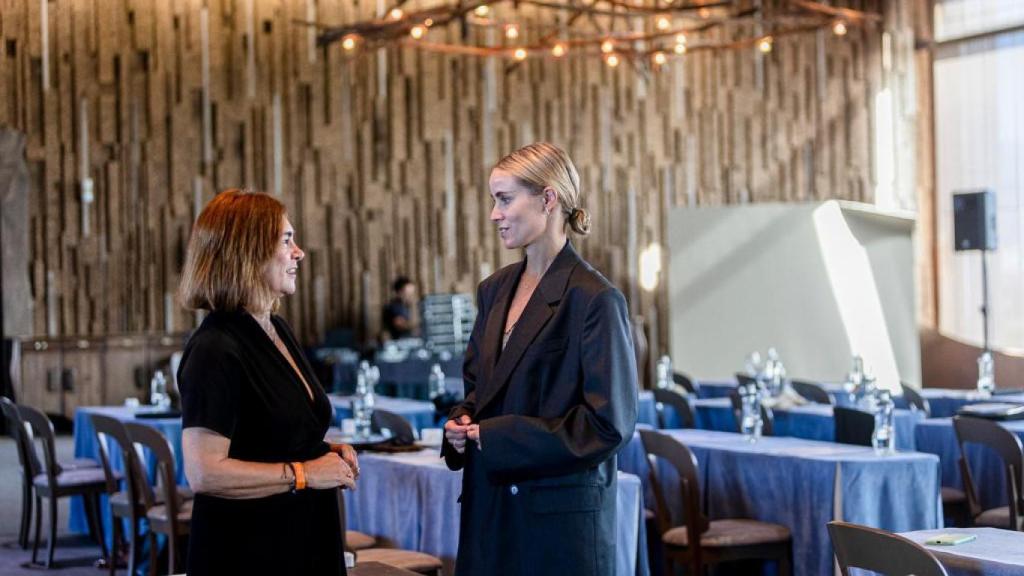 Cecilie Thorsmark y Charo Izquierdo en una instantánea durante la entrevista.