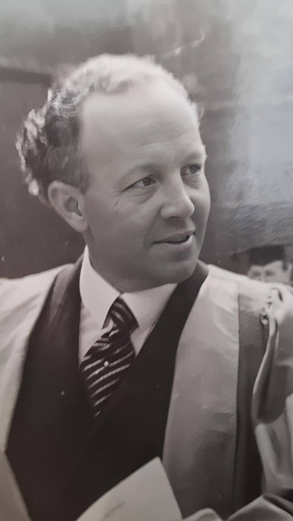 Imagen tomada el día de su reconocimiento como doctor honoris causa en Oxford.