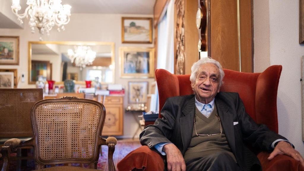 José Luis, en su casa madrileña, en el barrio de Arturo Soria.