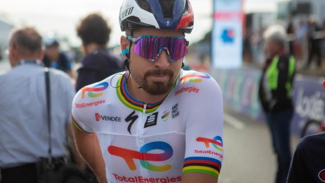 Peter Sagan durante una carrera con Total Energies