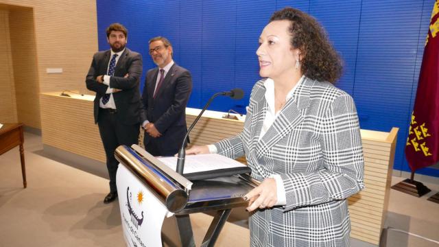 Yolanda Muñoz, el 17 de diciembre de 2019, tomando posesión de la Presidencia de la Autoridad Portuaria de Cartagena.