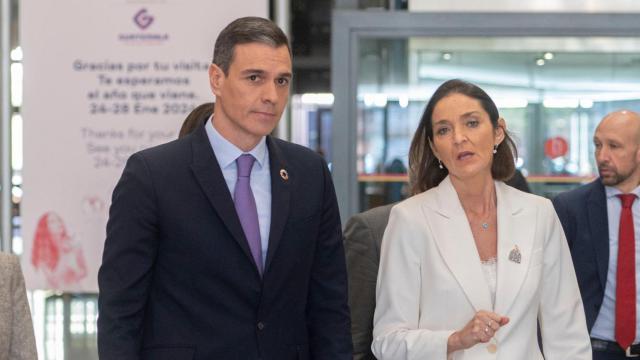 El presidente del Gobierno, Pedro Sánchez, junto a la candidata del PSOE a la Alcaldía de Madrid, Reyes Maroto.