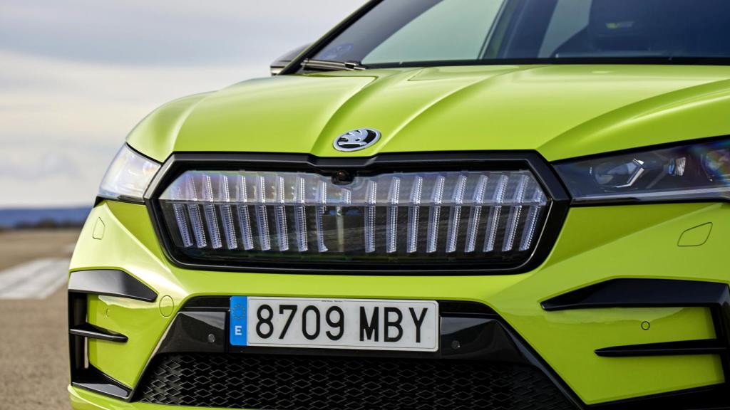 El Skoda Enyaq Coupé RS iV cuenta con un color exclusivo denominado Verde Mamba.