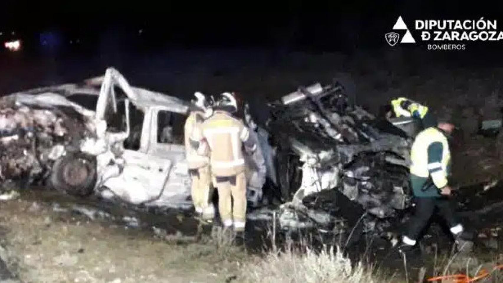 Cuatro fallecidos en un accidente entre dos vehículos en la N-234.