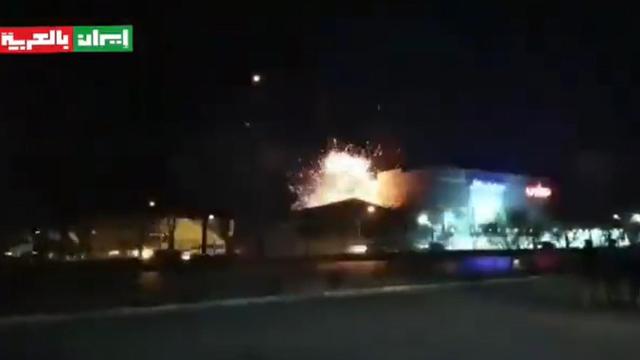 Momento en el que el dron impacta contra uns instalación