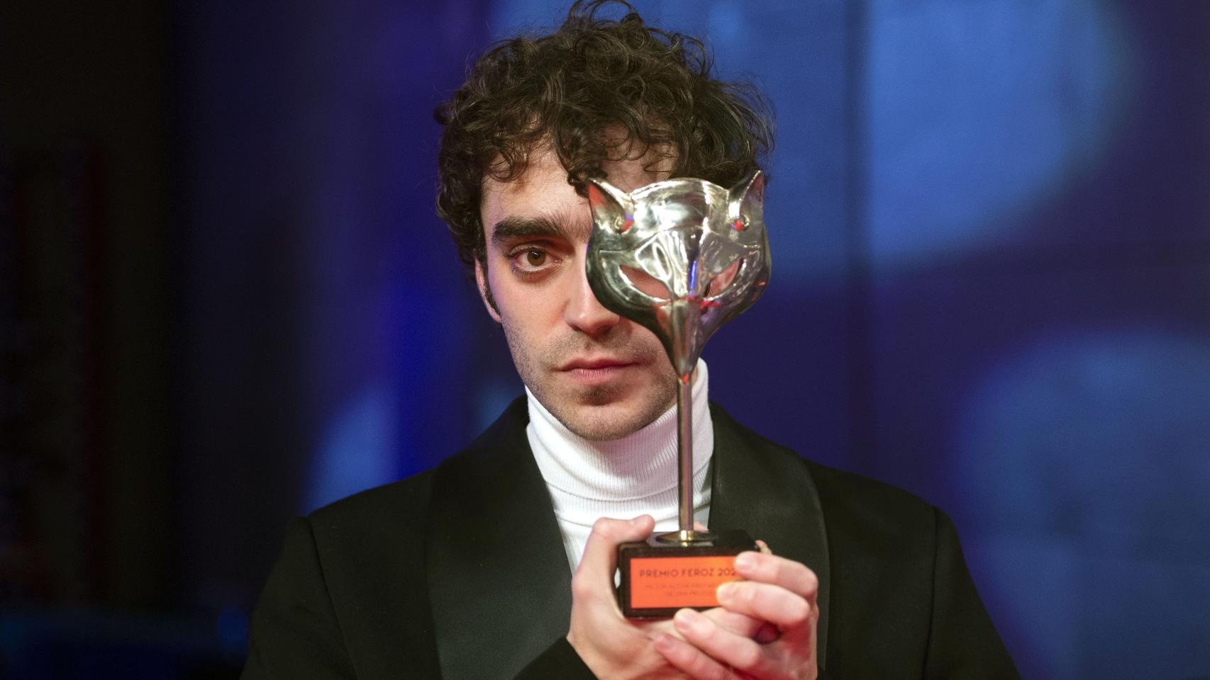 El actor abulense Nacho Sánchez recoge su Premio Feroz