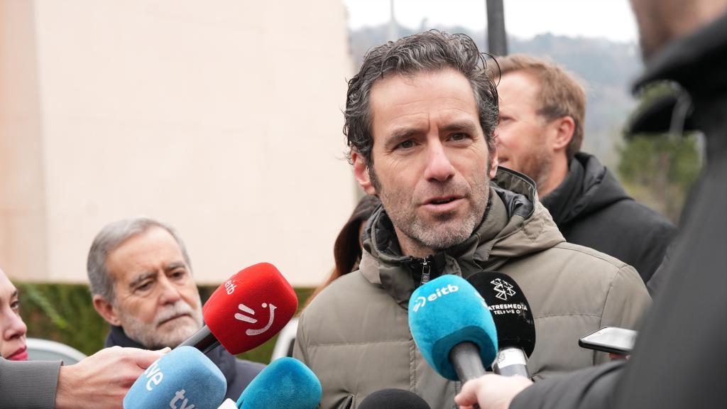 Borja Sémper atiende a los medios