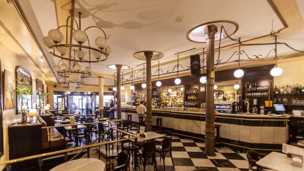 Imagen del interior del Café Novelty.