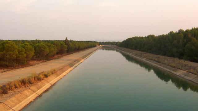 Las asociaciones empresariales alertan del hundimiento económico en Alicante y la falta de respuesta adminsitrativa.