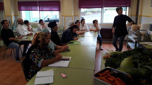 Gadis apoya los ecomedores.