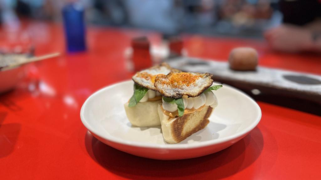 Sandwich Club al vapor en el nuevo StreetXO, uno de los platos que más tiempo llevan en la carta
