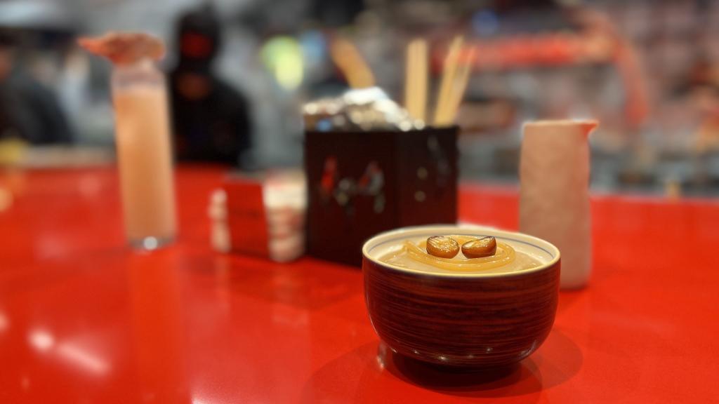 Parece un ramen pero es un cóctel de StreetXO