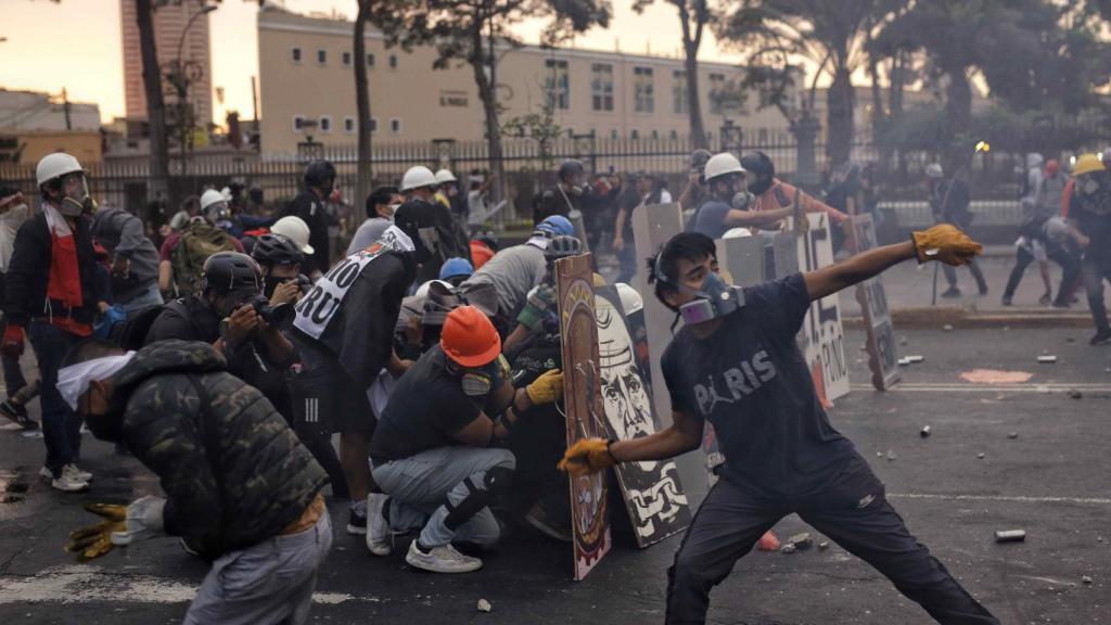Manifestantes contra el Gobierno de Dina Boluarte.