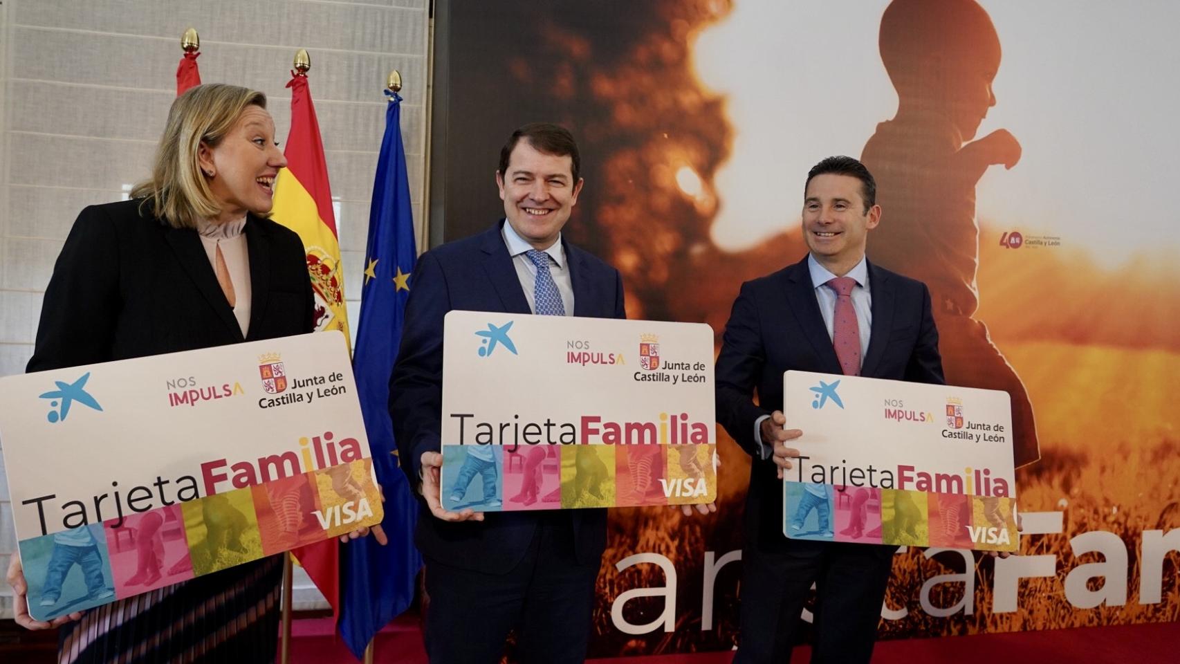 El presidente de la Junta de Castilla y León, Alfonso Fernández Mañueco, presenta el Bono Nacimiento.