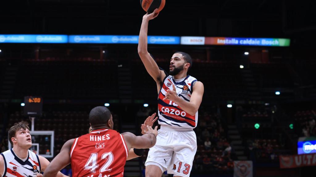 Darius Thompson, durante el Armani Milán - Cazoo Baskonia de la Euroliga 2022/2023