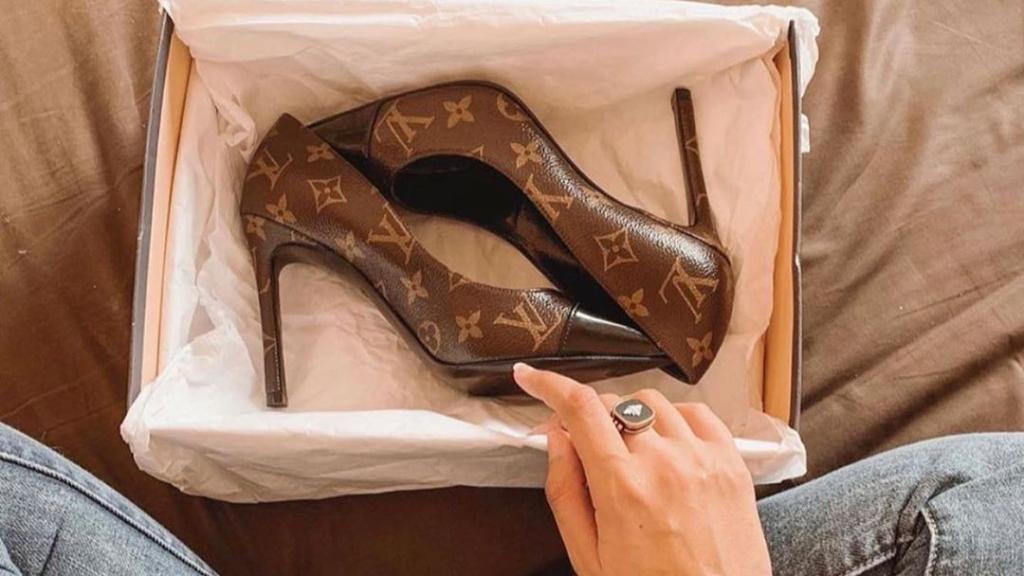Detalle de uno de los modelos de la colección de Louis Vuitton.