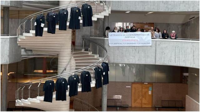 Huelga de letrados: Reuniones con el Colegio de Abogados y el de Graduados Sociales en A Coruña