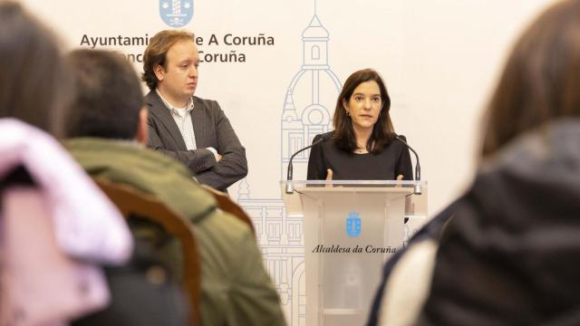 La alcaldesa Inés Rey en rueda de prensa.