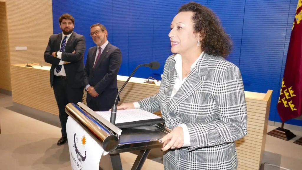 Yolanda Muñoz, el 17 de diciembre de 2019, tomando posesión de la Presidencia de la Autoridad Portuaria de Cartagena.