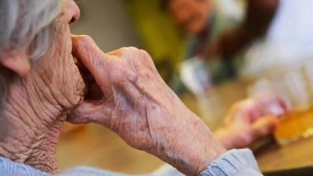 La soledad, el factor de riesgo más determinante para desarrollar alzhéimer según un estudio