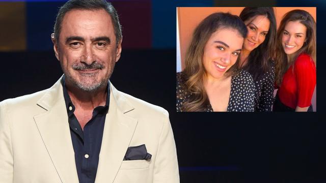 El periodista Carlos Herrera junto a sus hijastras, Sofía y Paula, y su pareja, Pepa, en un montaje de EL ESPAÑOL.