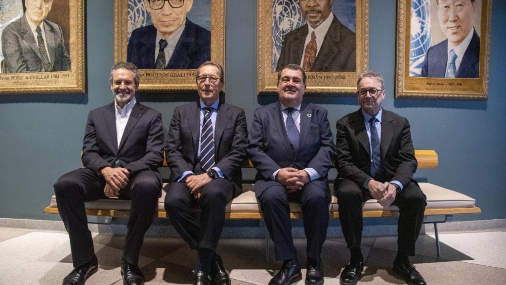 De izquierda a derecha: el director general de Save the Children España, Andrés Conde; el director general de la Fundación ”la Caixa”, Antonio Vila Bertrán; el alto comisionado contra la Pobreza Infantil del Gobierno de España, Ernesto Gasco, y el subdirector general de la Fundación ”la Caixa”, Marc Simón.