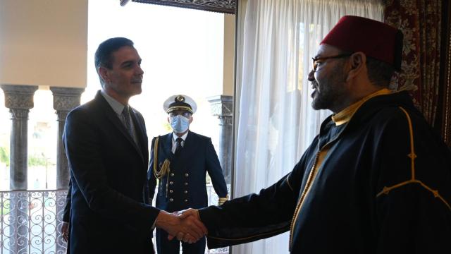 El presidente del Gobierno, Pedro Sánchez, durante su reunión con el Rey Mohamed VI en Rabat en abril de 2022.
