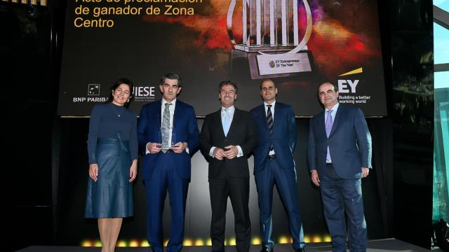 De izquierda a derecha: Alicia Martínez Durán, Juan Abarca, Federico Linares, Ignacio Martinez-Avial y Luis Arias Hormaechea.