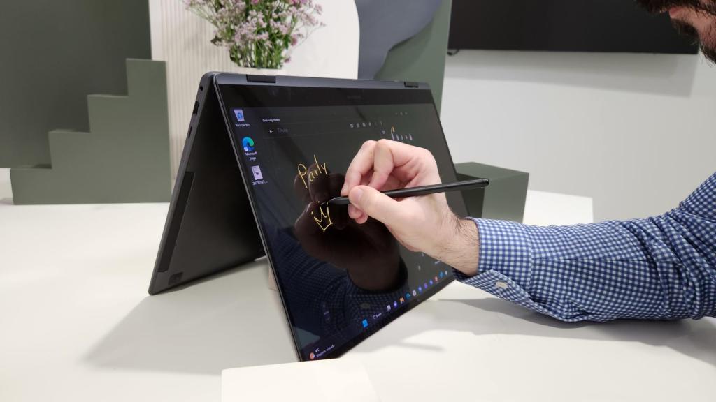 Puedes utilizar el SPen para escribir o dibujar en el Samsung Galaxy Book3 Pro 360