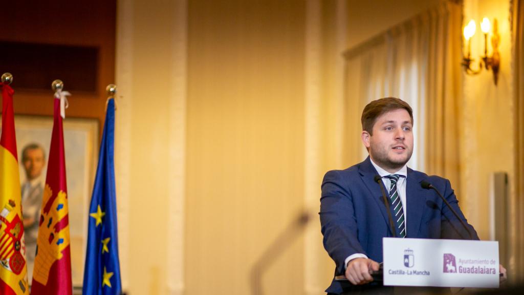 Nacho Hernando, consejero de Fomento, durante la presentación